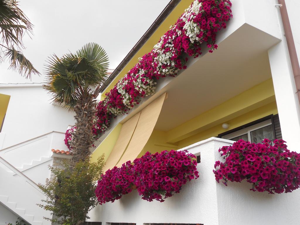 Apartments Mihalic Baska  Exterior photo